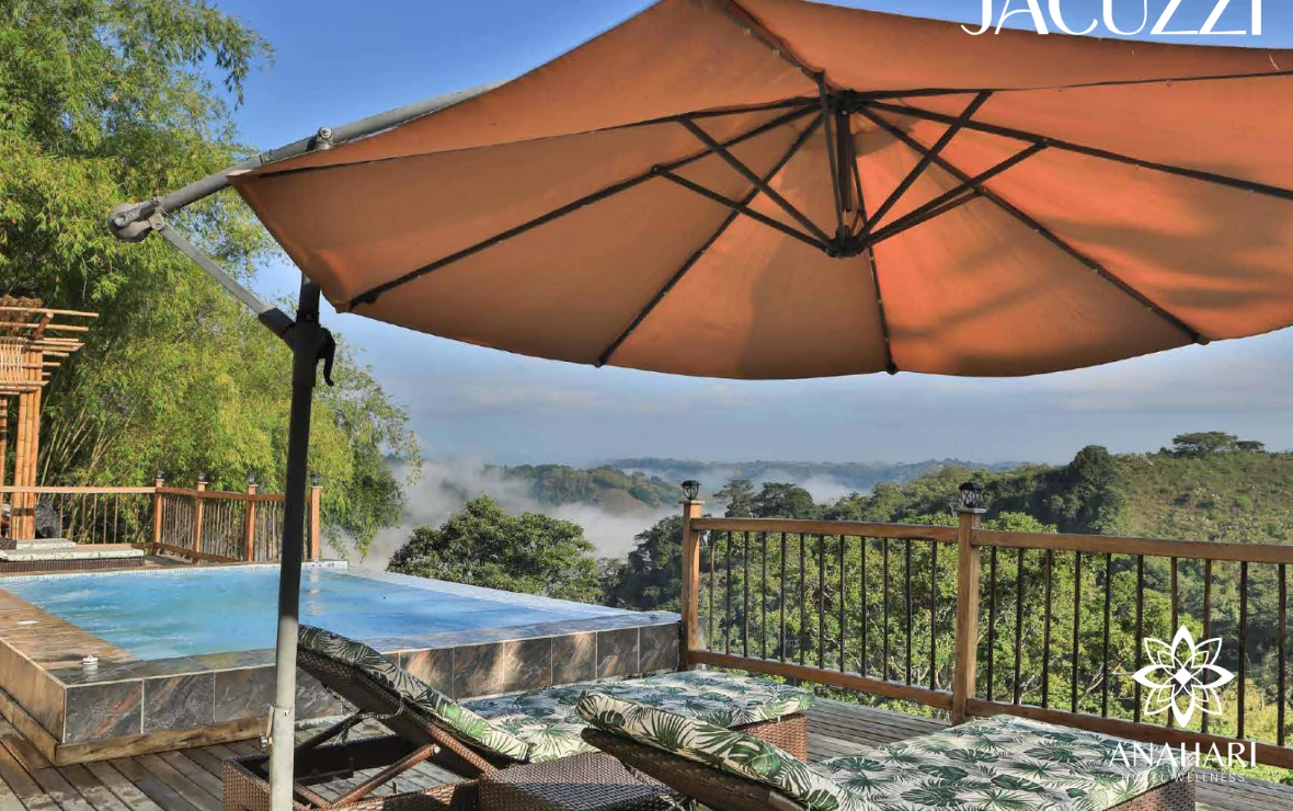 Jacuzzi con vista a las montañas